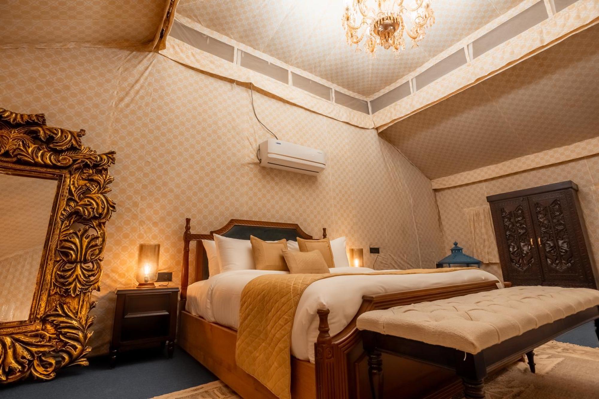 Vaani Greens Wildlife Resort, Kaziranga Kuthari Room photo