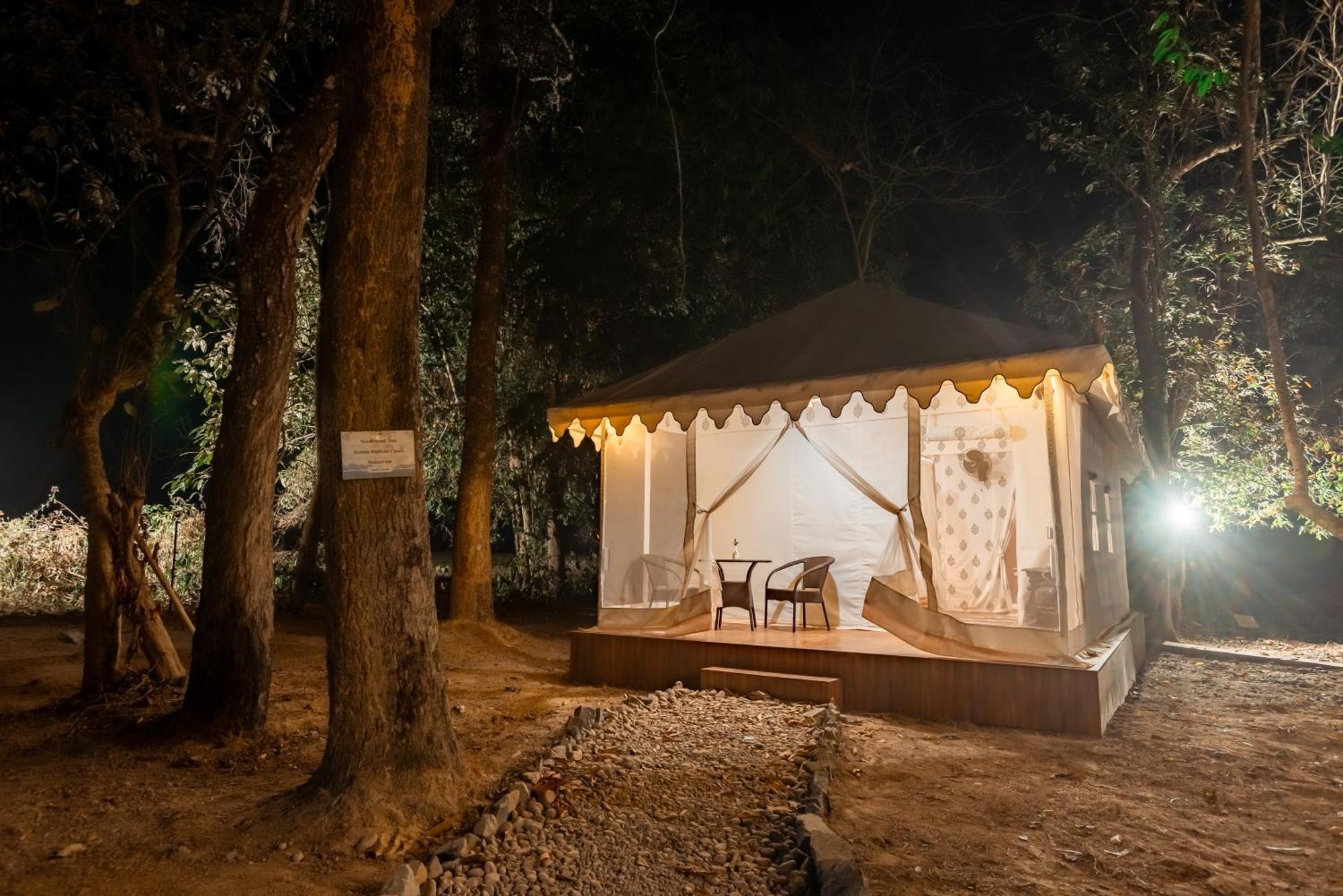 Vaani Greens Wildlife Resort, Kaziranga Kuthari Room photo